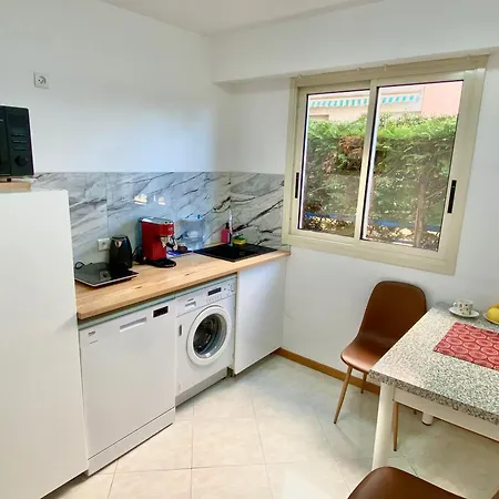 And Sea View Apartment *