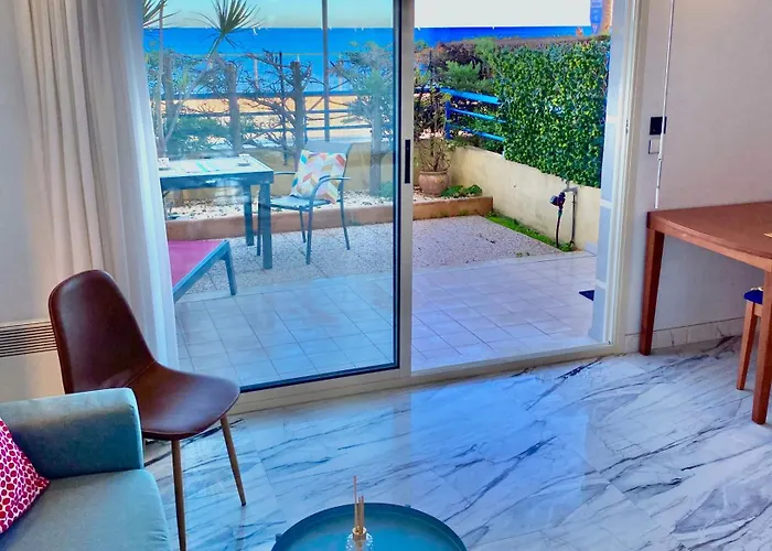 And Sea View アパート *