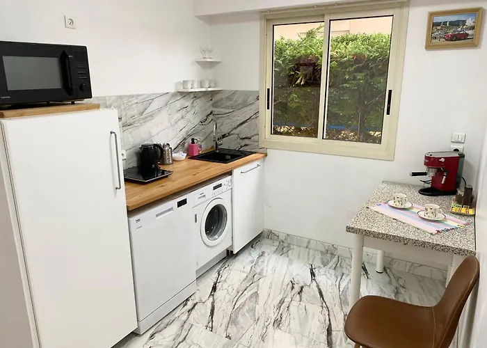 And Sea View アパート *